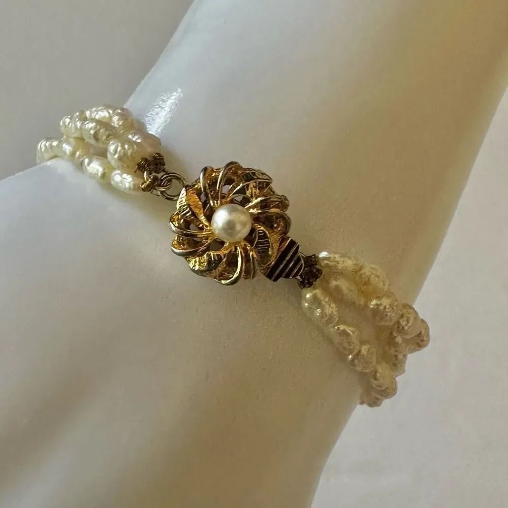 Gold tone fresh water pearl multi strand vintage bracelet